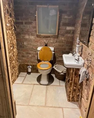 Burtree House & Retreats Tipi With Secluded Hot Tub * Thirkleby