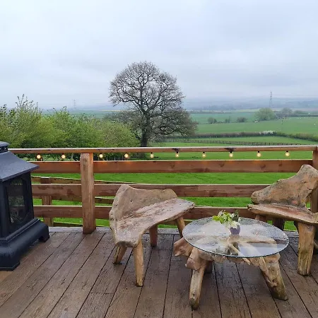 Burtree House & Retreats Tipi With Secluded Hot Tub *