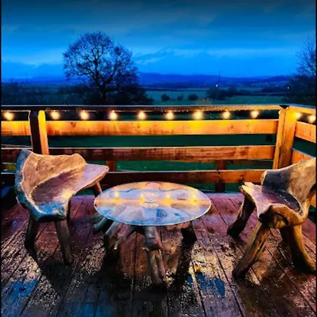 Burtree House & Retreats Tipi With Secluded Hot Tub *