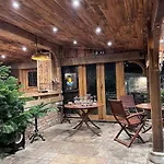 Burtree House & Retreats Tipi With Secluded Hot Tub Tente de luxe *